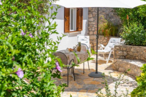 APARTMENTS JELICA - two apartment - a small house with a private yard - two-room apartment with a sea view - free parking